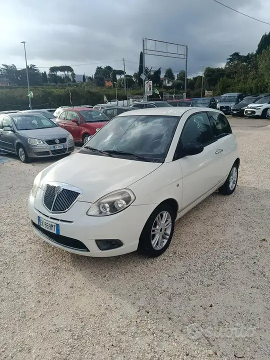 Lancia Ypsilon