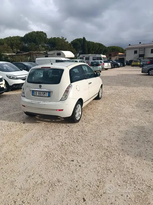 Lancia Ypsilon 2010 photo 4