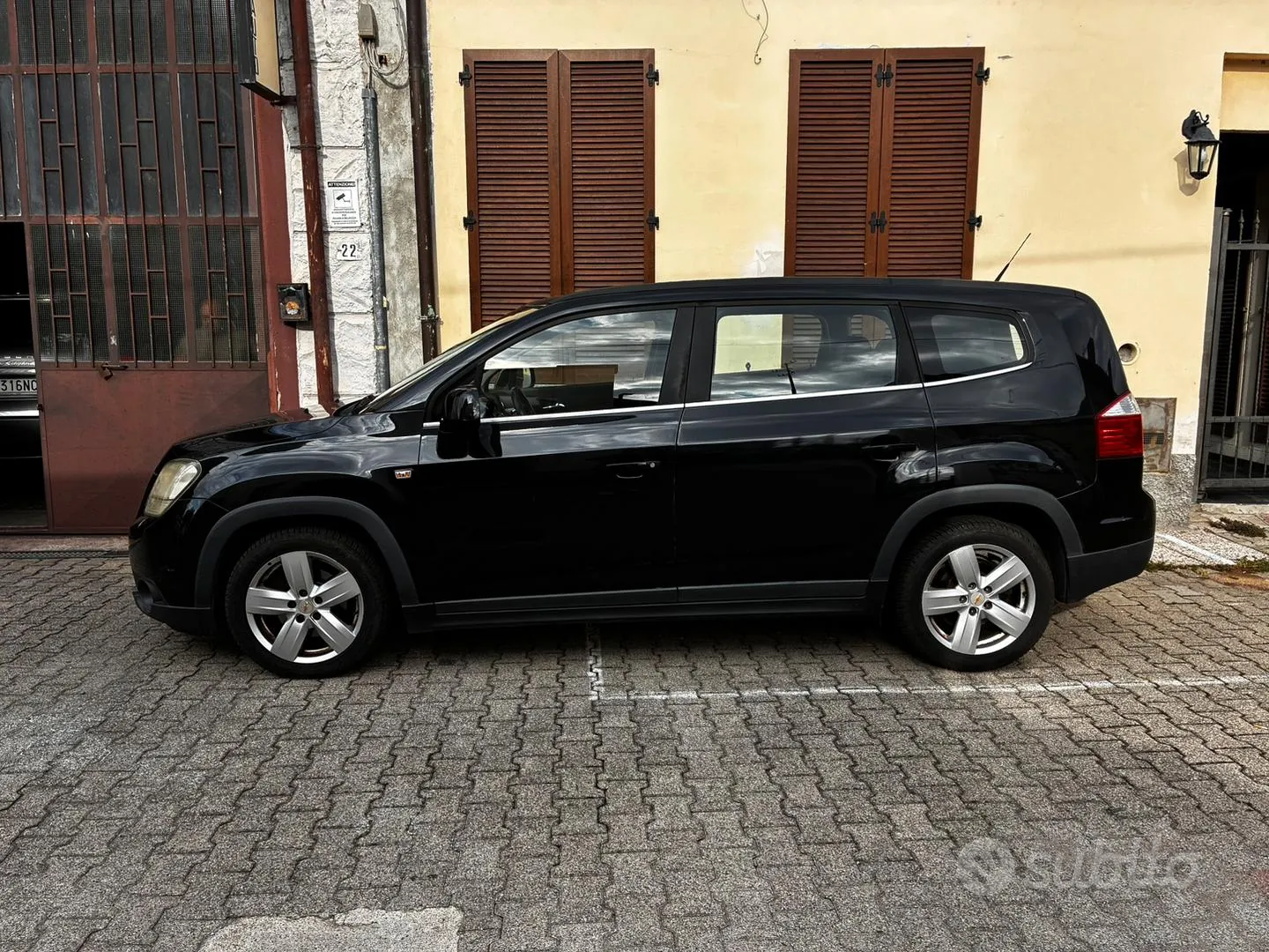Chevrolet Orlando 2011 photo 2
