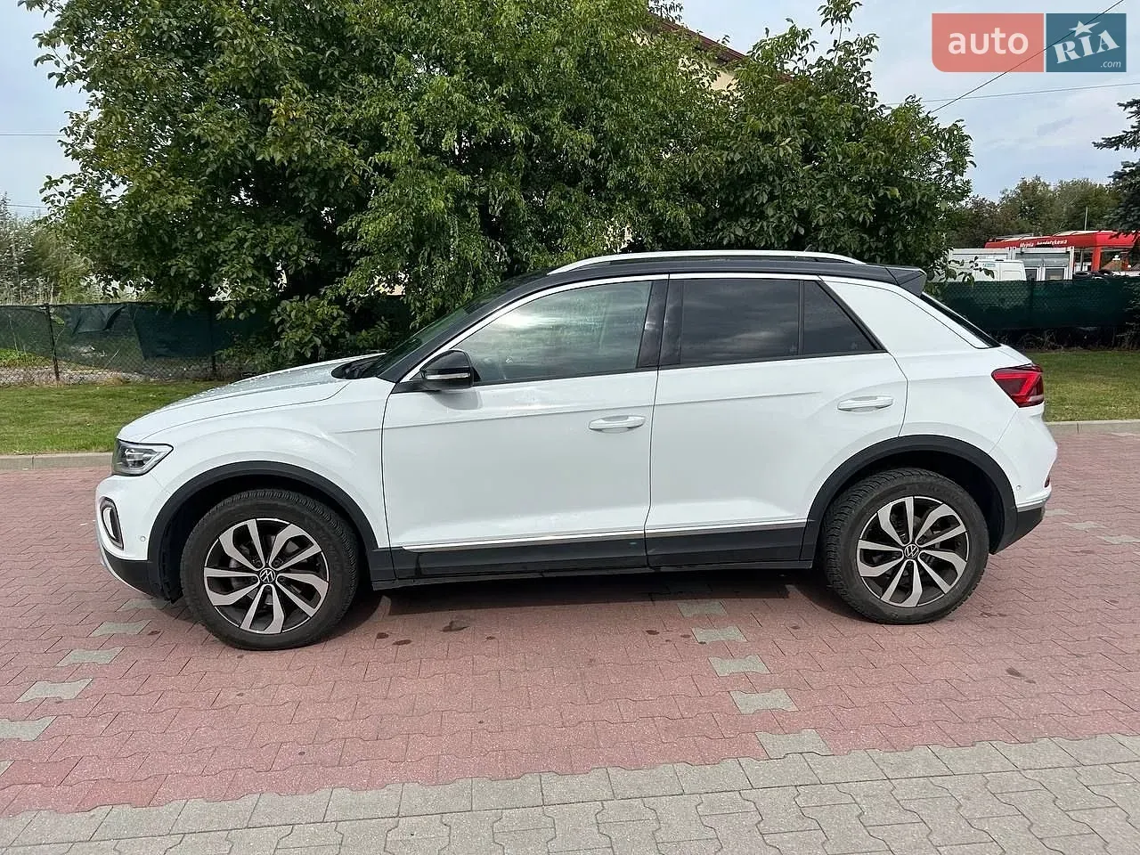 Volkswagen T-Roc 2023 photo 2