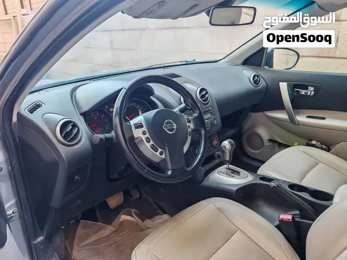 Nissan Qashqai 2012 photo 2
