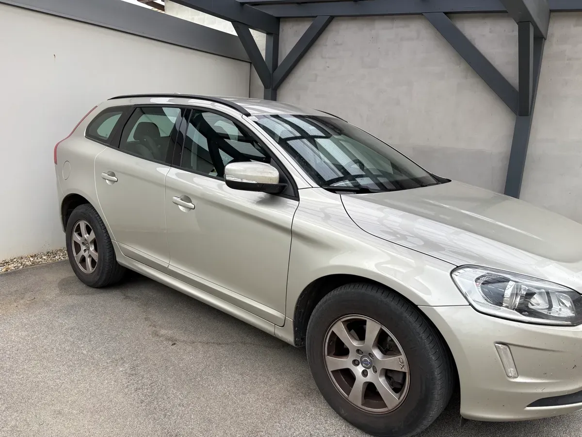Volvo Xc60 2017 photo 2