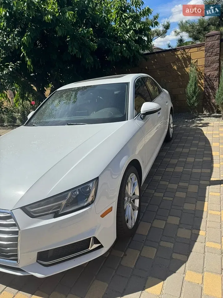 Audi A4 2019 photo 2
