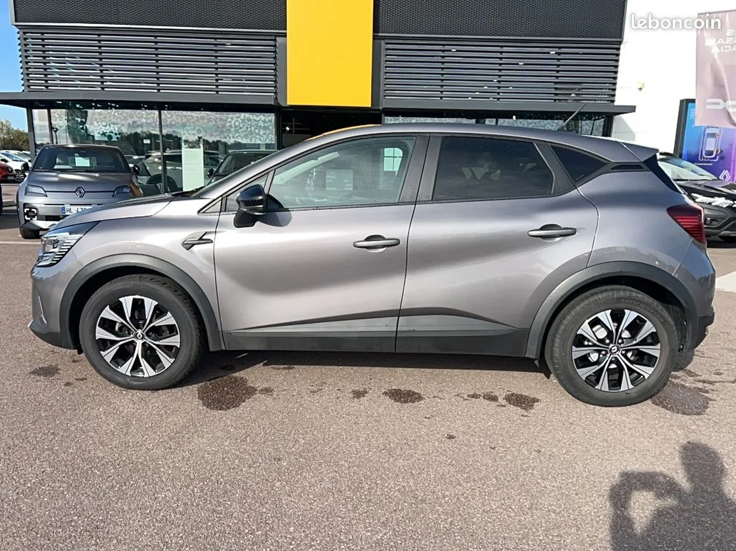 Renault Captur 2024 photo 2