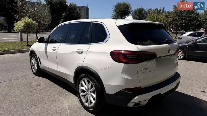 BMW X5 2019 photo 2