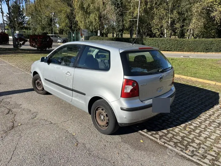 Volkswagen Polo 2003 photo 2