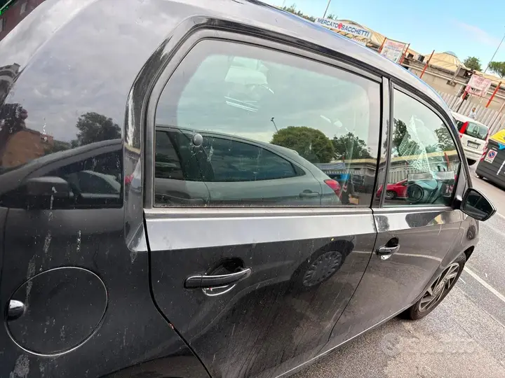 Volkswagen Up 2019 photo 4