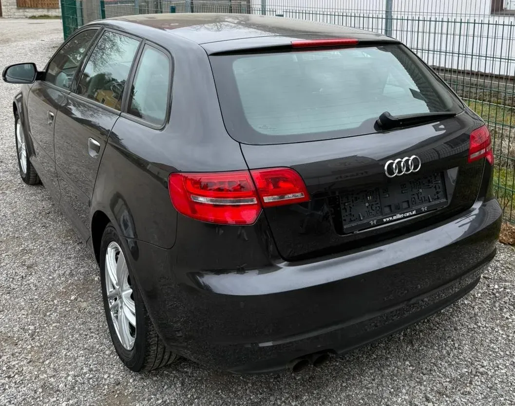 Audi A3 2011 photo 2