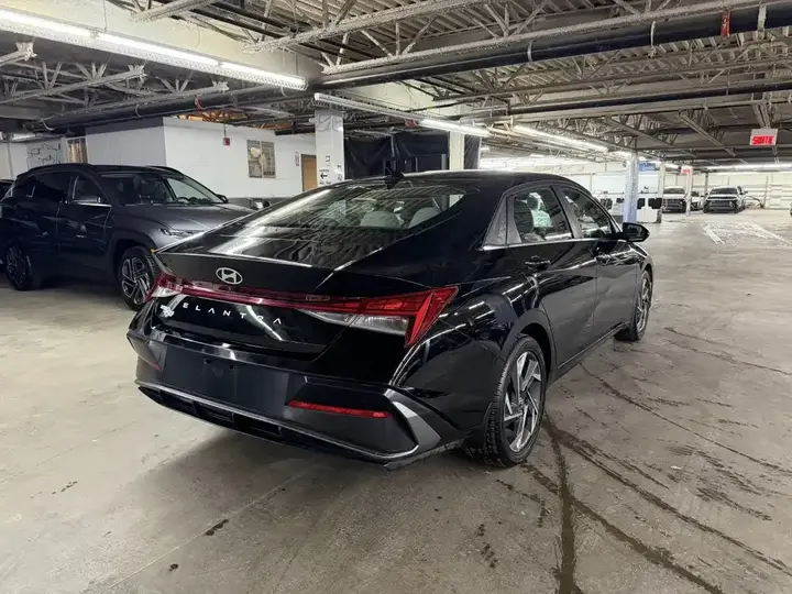 Hyundai Elantra 2024 photo 5