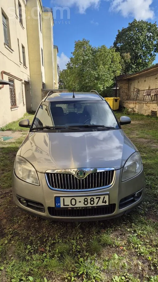 Skoda Roomster 2009 photo 3