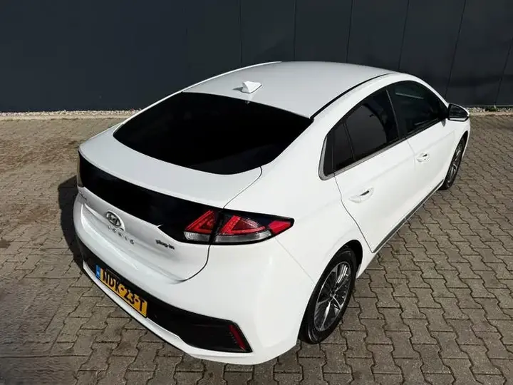 Hyundai Ioniq 2022 photo 3
