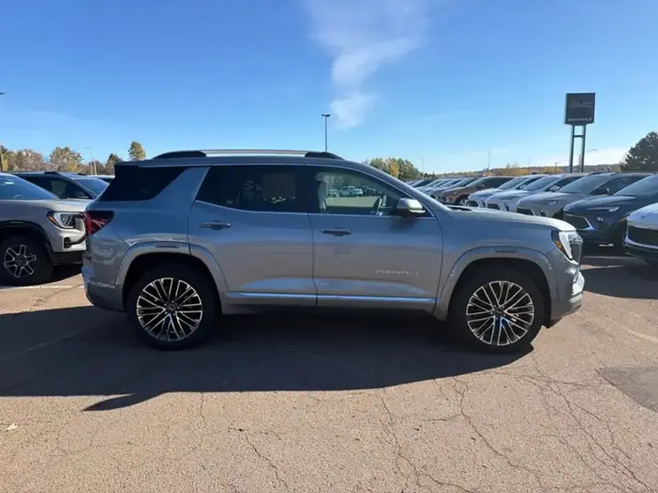 GMC Terrain 2027 photo 4