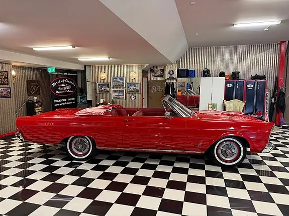 Ford Galaxie 1965 photo 4