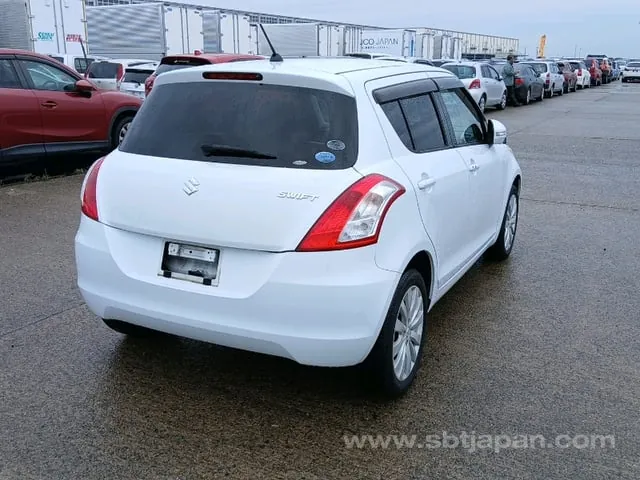 Suzuki Swift 2012 photo 4
