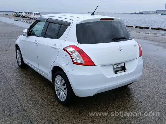 Suzuki Swift 2012 photo 3