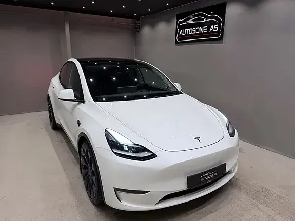 Tesla Model Y 2023 photo 2