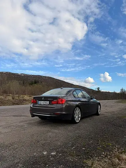 BMW 320D 2012 photo 2