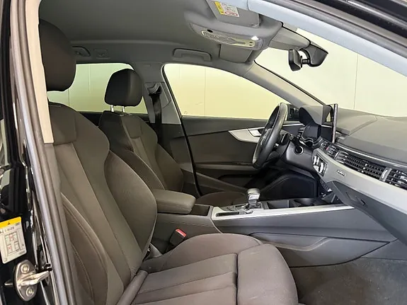 Audi A4 2023 photo 5