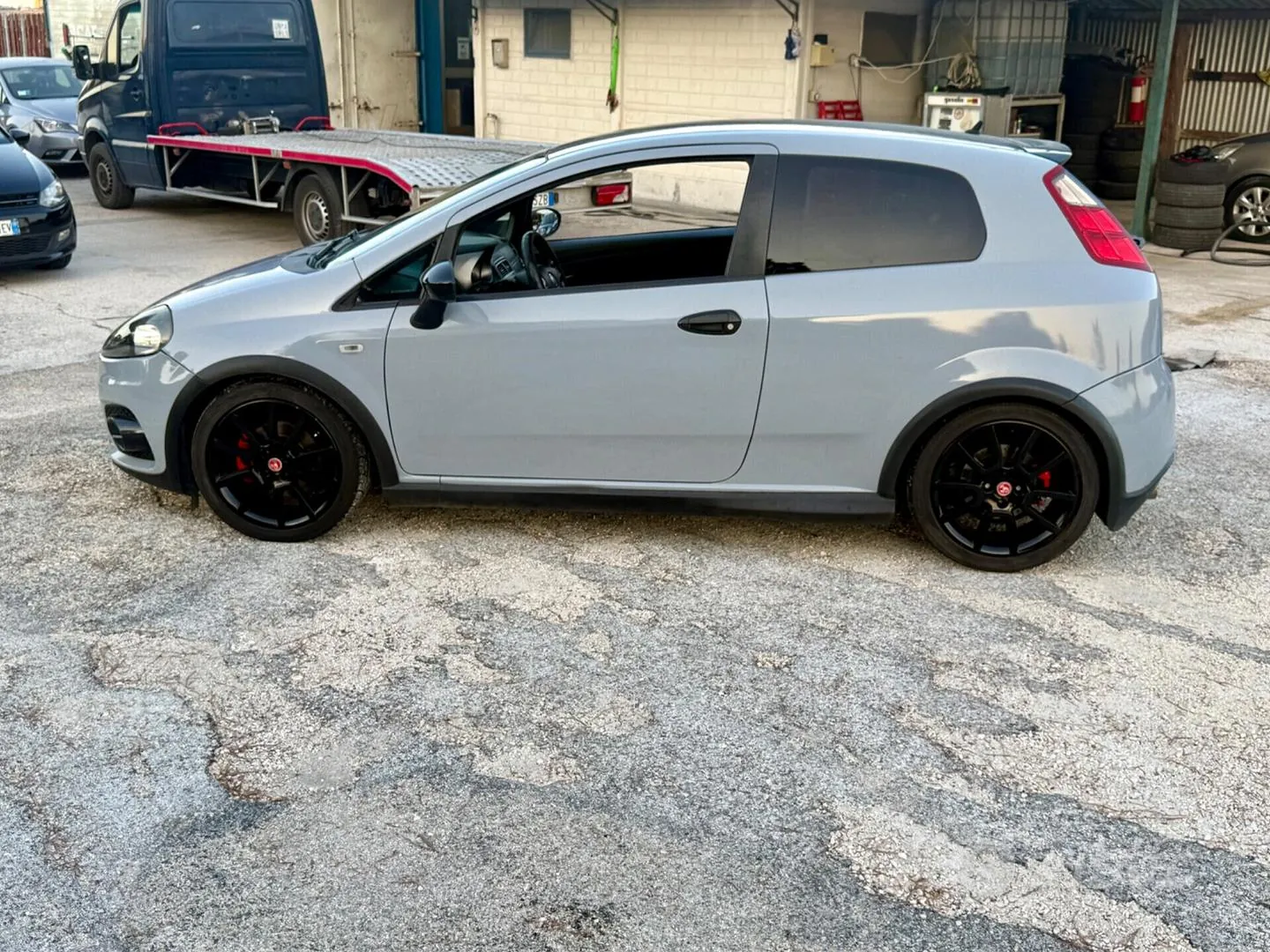 Abarth Grande Punto 2009 photo 4