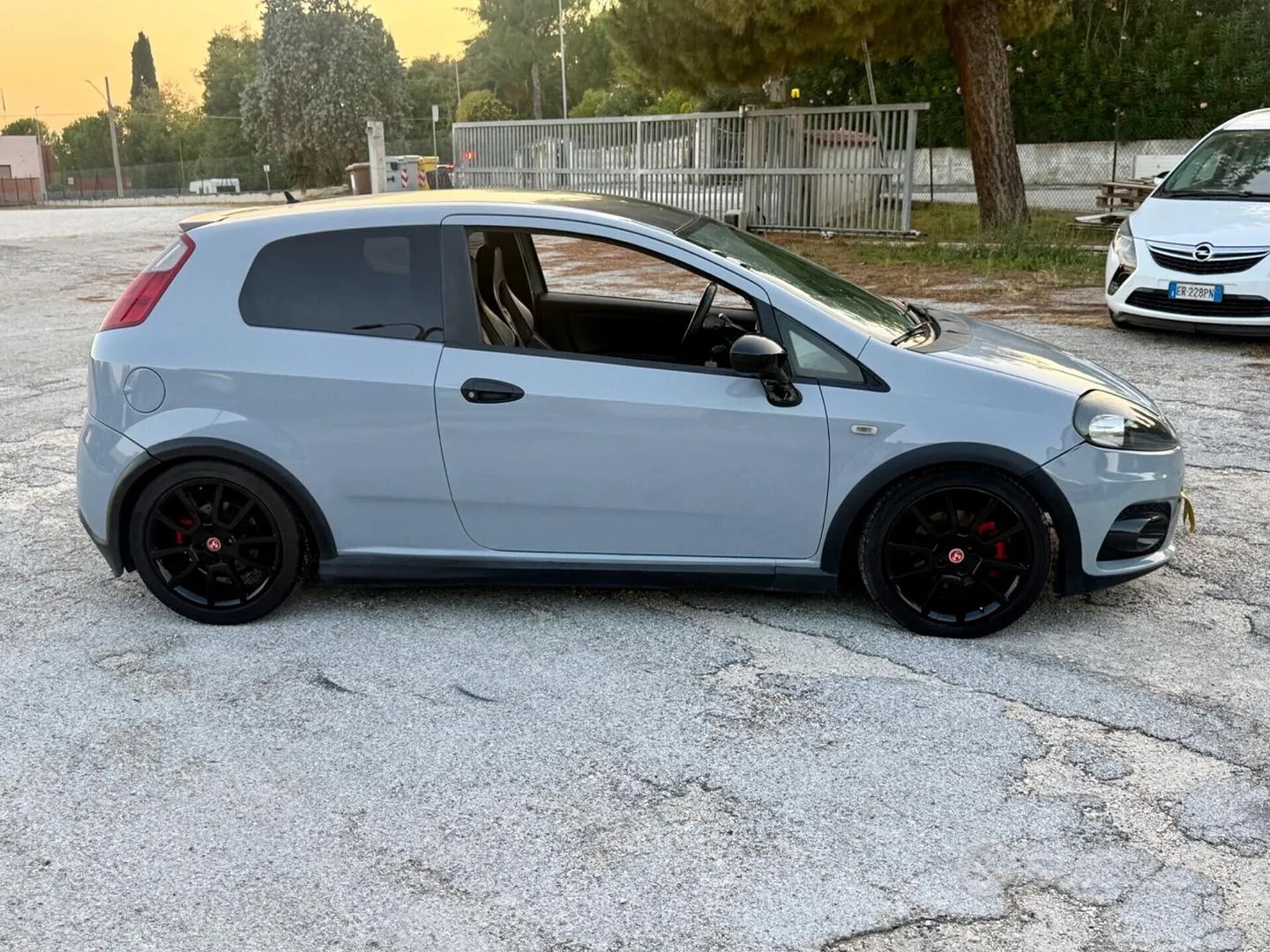 Abarth Grande Punto 2009 photo 2