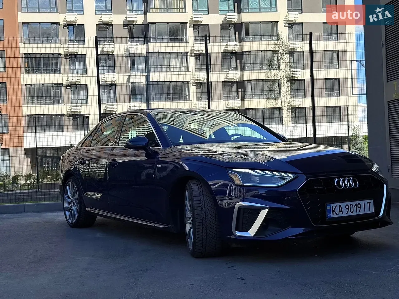 Audi A4 2020 photo 2