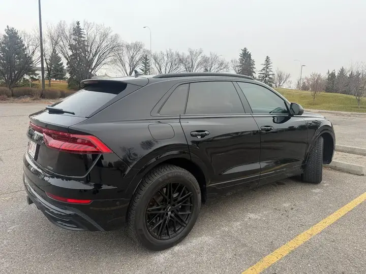 Audi Q8 2019 photo 5