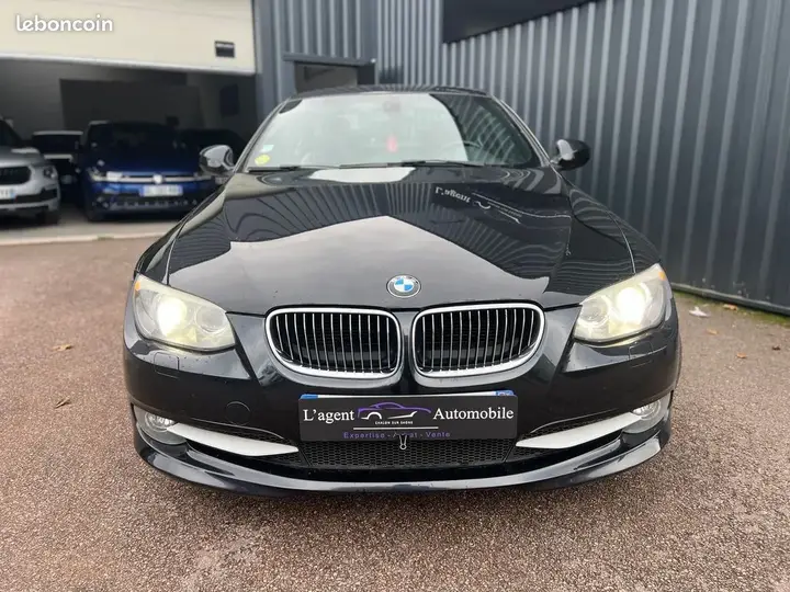 BMW Série 3 2011 photo 2