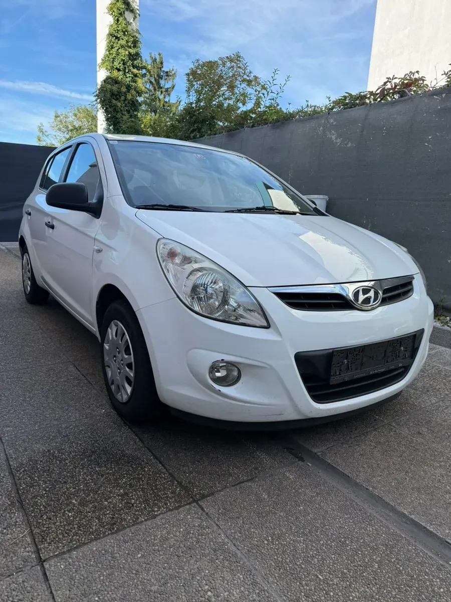 Hyundai I20 2010 photo 2