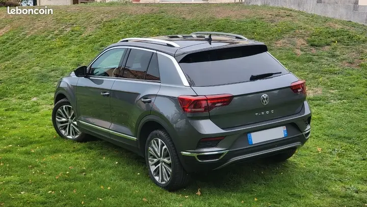 Volkswagen T-Roc 2019 photo 2