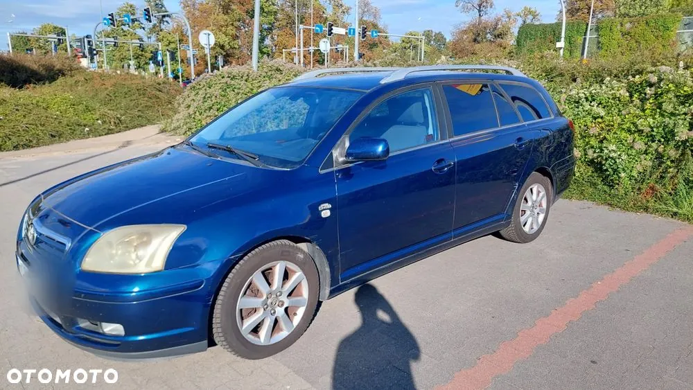 Toyota Avensis 2003 photo 2