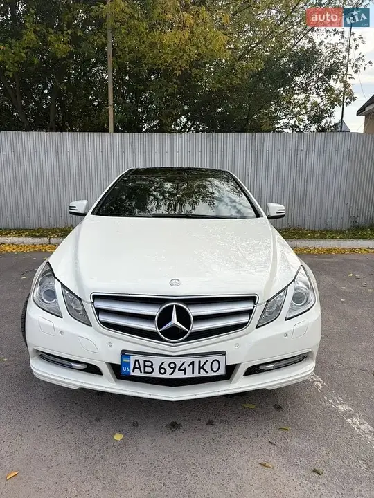 Mercedes-Benz E-Class 2011 photo 5