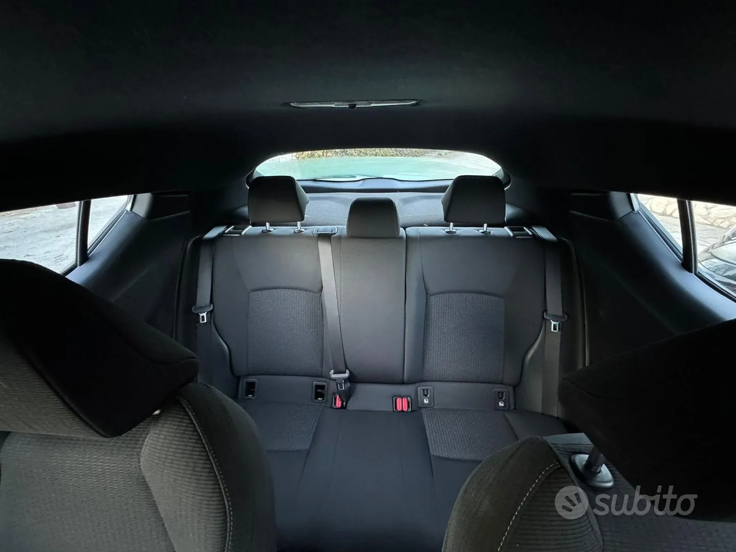 Toyota C-Hr 2018 photo 3
