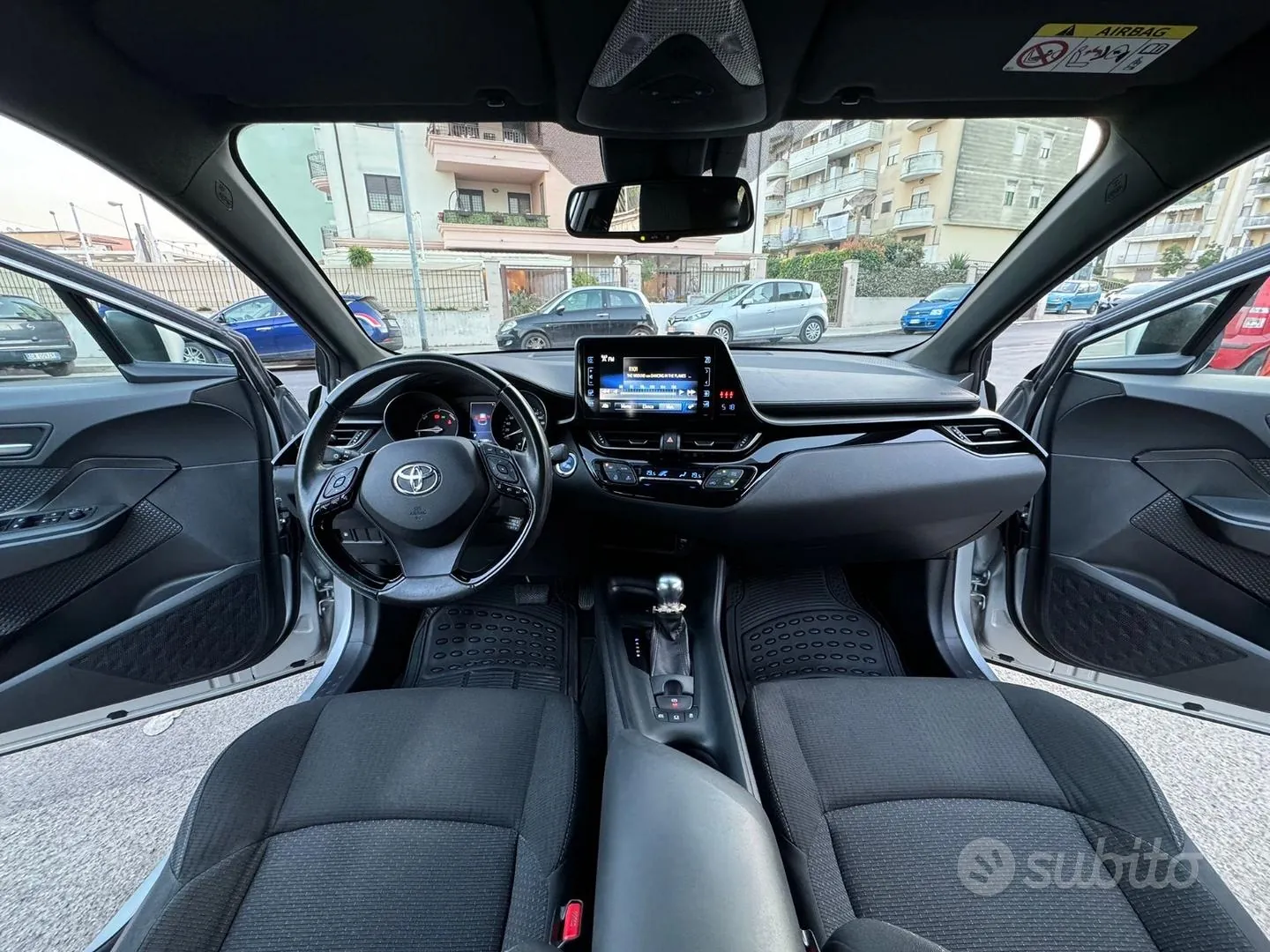 Toyota C-Hr 2018 photo 5