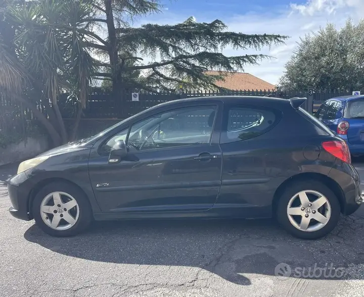 Peugeot 207 2009 photo 3