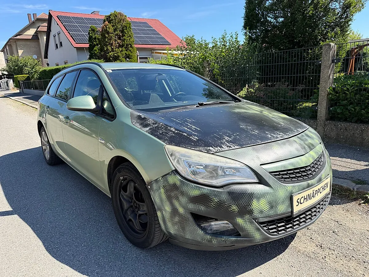 Opel Astra 2011 photo 3