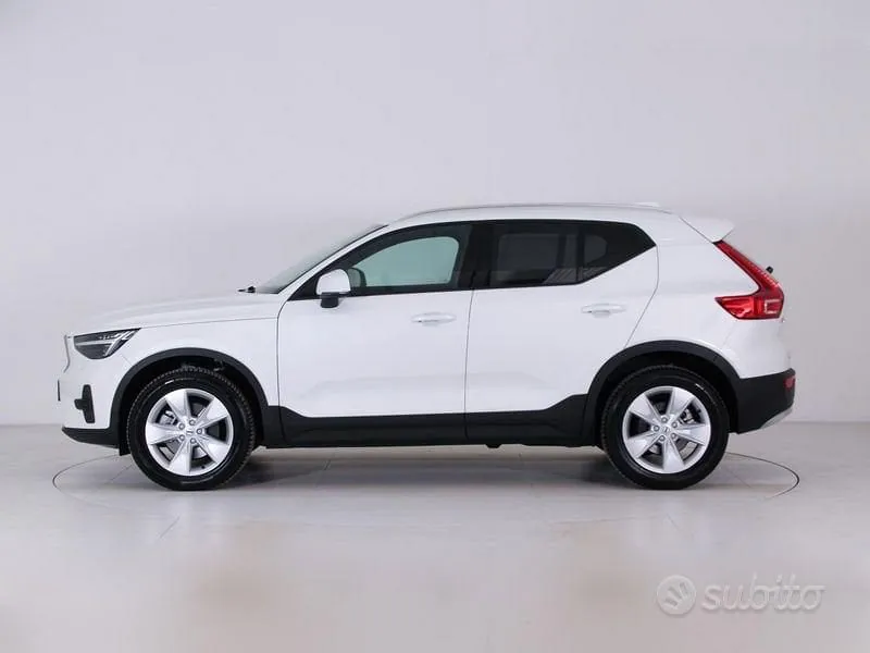 Volvo Xc40 2025 photo 2