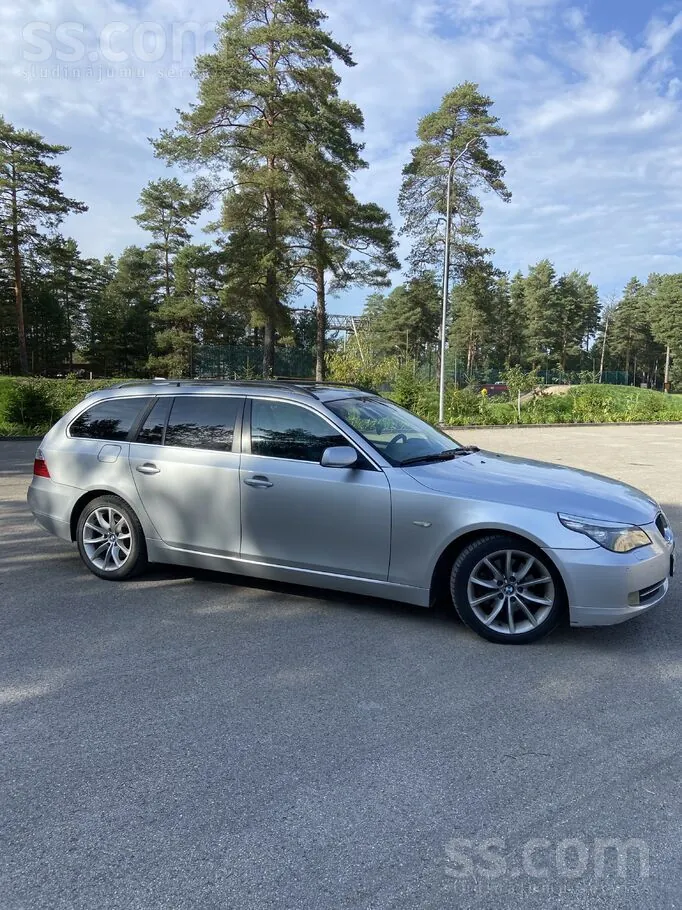 BMW 525 2009 photo 2