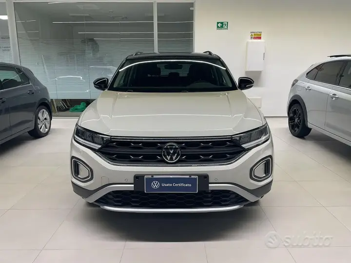 Volkswagen T-Roc 2024 photo 2
