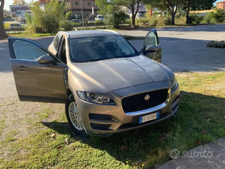 Jaguar F-Pace