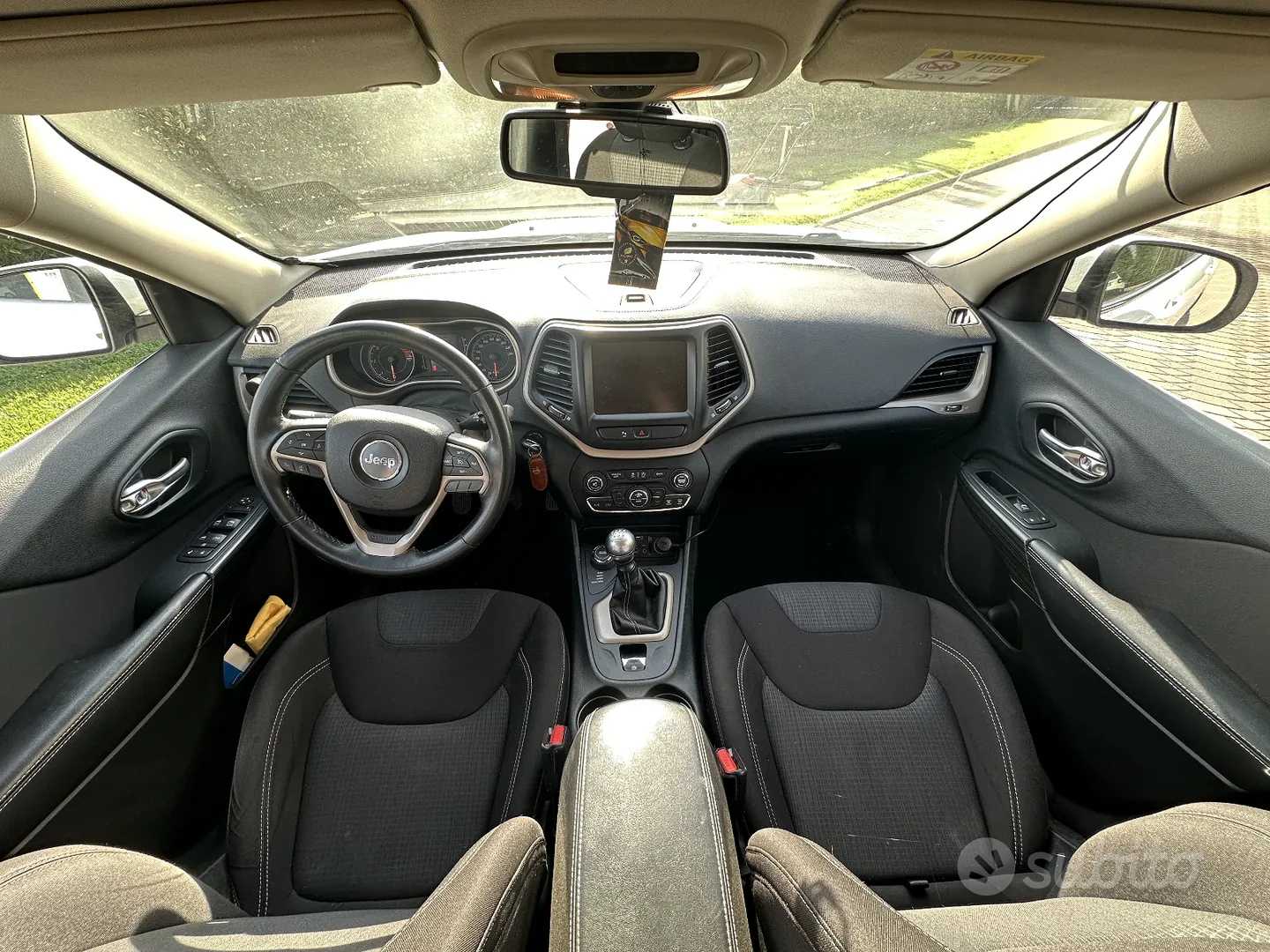 Jeep Cherokee 2015 photo 4