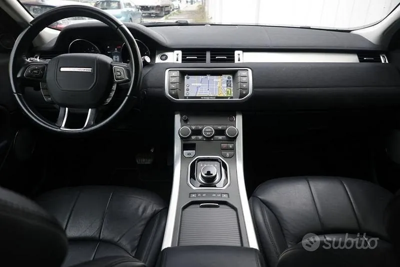 Land Rover Range Rover Evoque 2019 photo 2