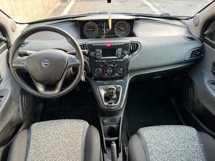 Lancia Ypsilon 2018 photo 3