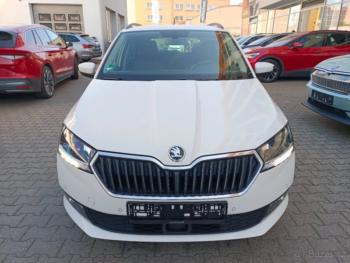 Skoda Fabia 2022 photo 2