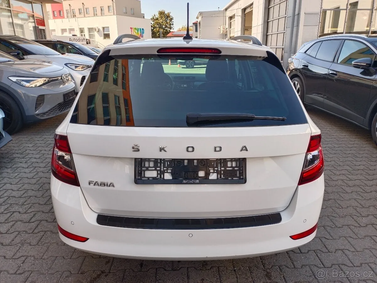 Skoda Fabia 2022 photo 5