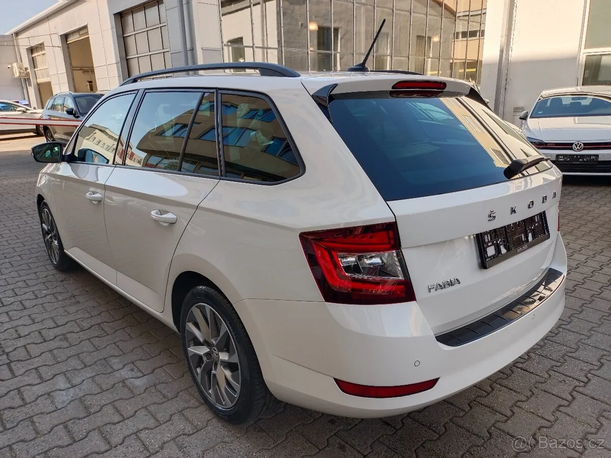 Skoda Fabia 2022 photo 4