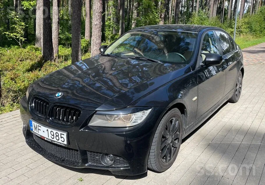 BMW 318 2010 photo 3