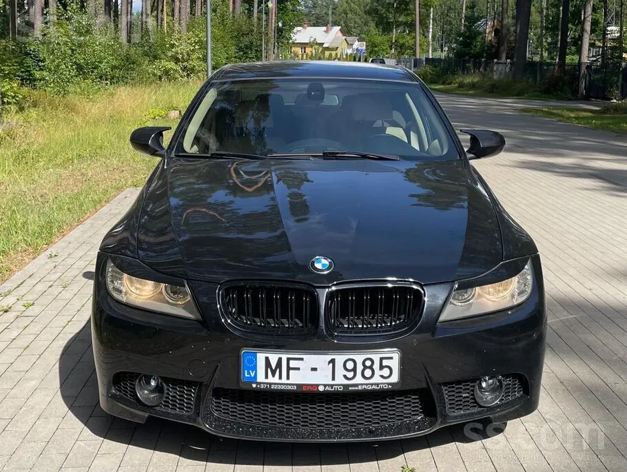 BMW 318 2010 photo 2