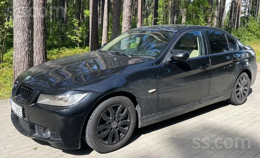 BMW 318 2010 photo 4