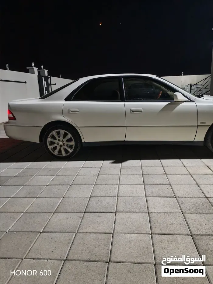 Lexus Is 2000 photo 2