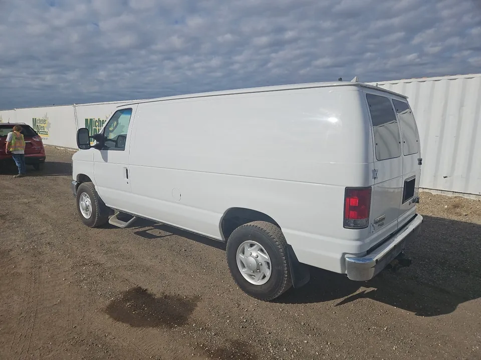 Ford E-Series 2012 photo 3